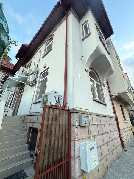 Mosilor-Foisorul de Foc, vila (D+P+E1+M) birou, clinica, after school etc.