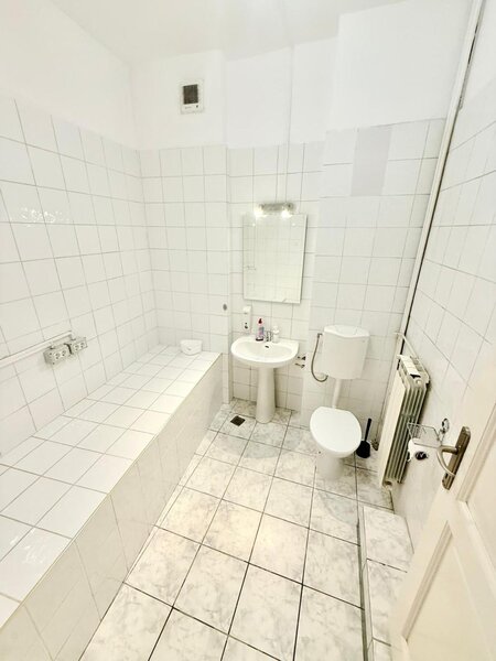 Mosilor-Foisorul de Foc, vila (D+P+E1+M) birou, clinica, after school etc.